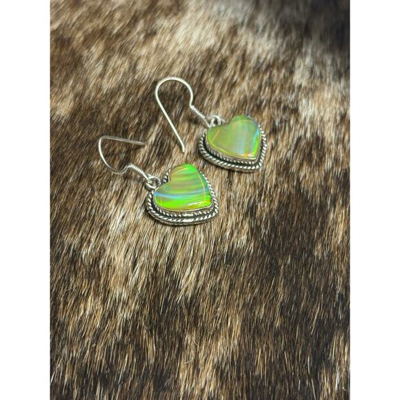 Native American SW Sterling Silver Neon Yellow Green Opal Heart Dangle Earrings - Picture 3 of 9